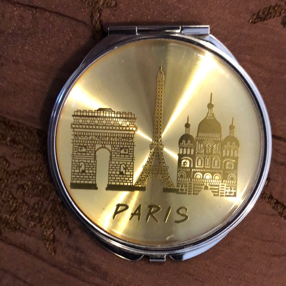 Paris  Mirror compact
